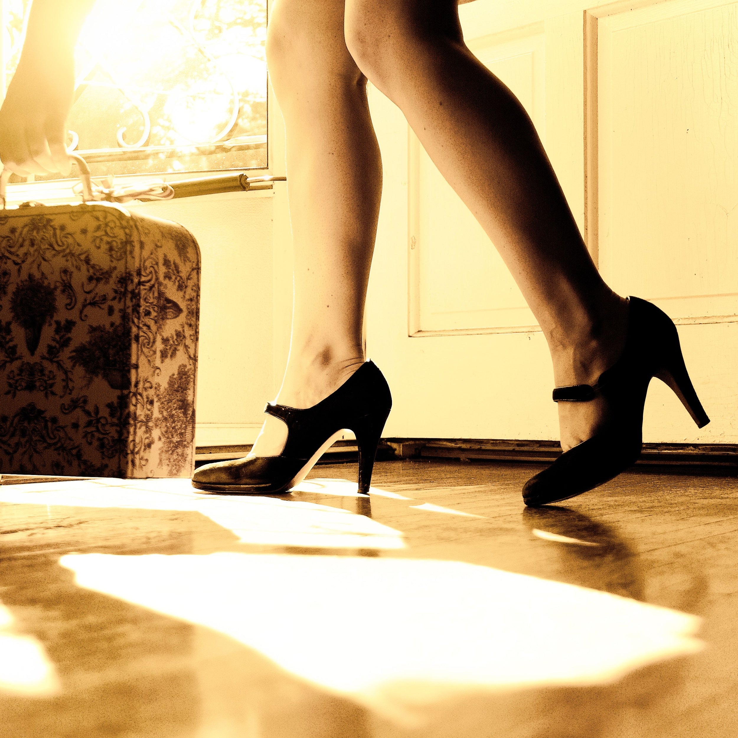 Lindsay & Luke - Hotwife Delivery