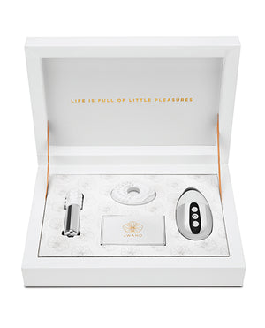 Le Wand Little Pleasures 6 Pc Kit - White/Chrome