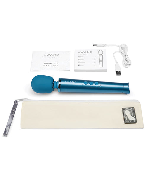 Le Wand Petite Rechargeable Wand Massager – Compact, Powerful, Travel-Ready
